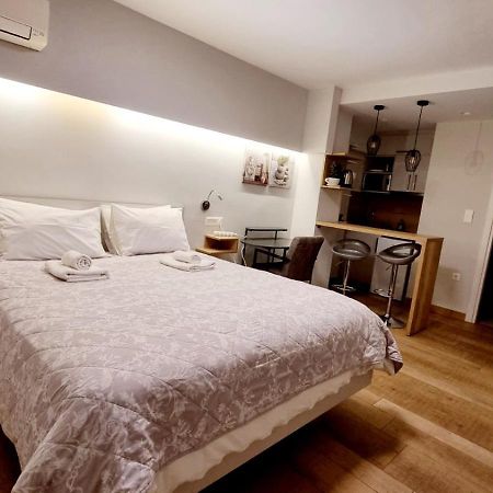 Stylish Studio Near Athens Hilton, Self Check-In! ภายนอก รูปภาพ